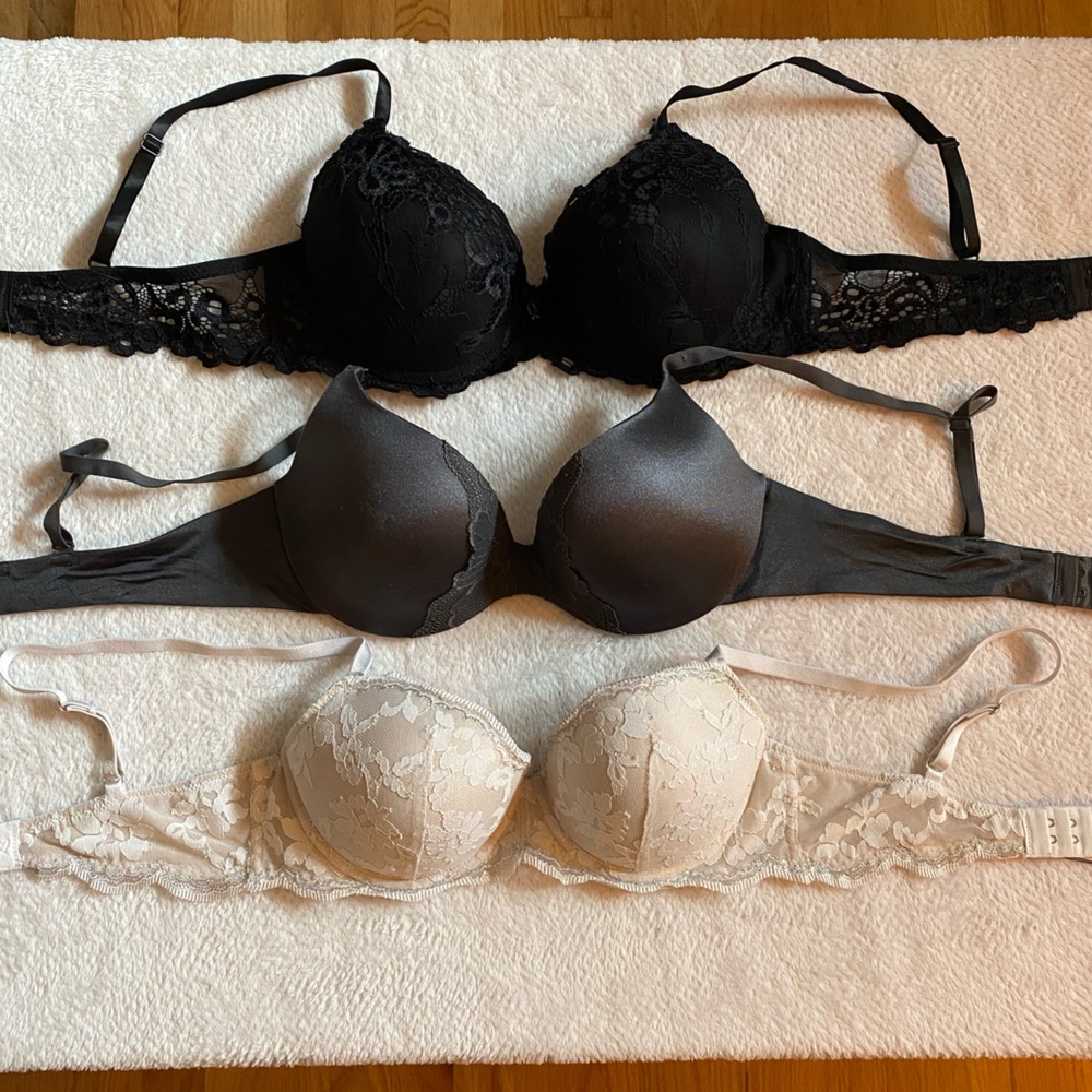 Bundle of 32D bras
